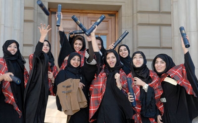 Al-MAKTOUM college in Scotland receives training students